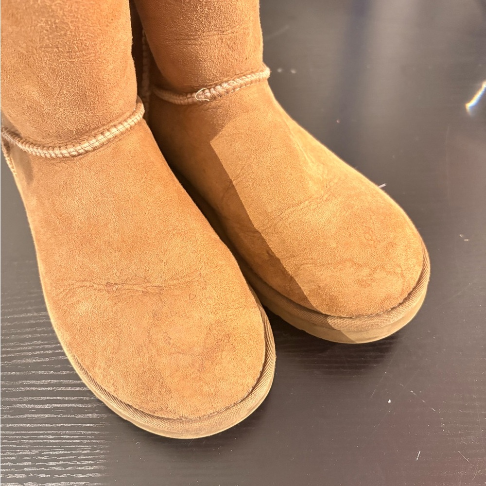 Uggs - Picture 5 of 5